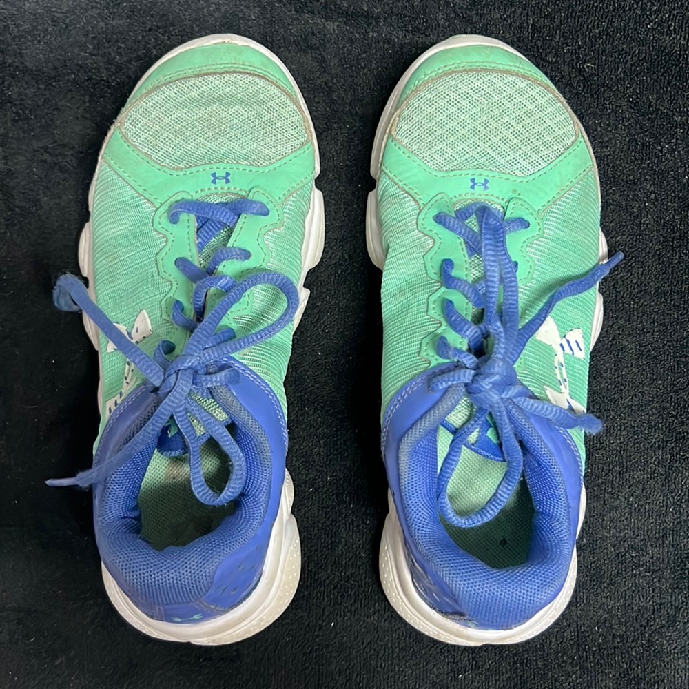 Unisex Sneaker 3 inches wide 9 inches length